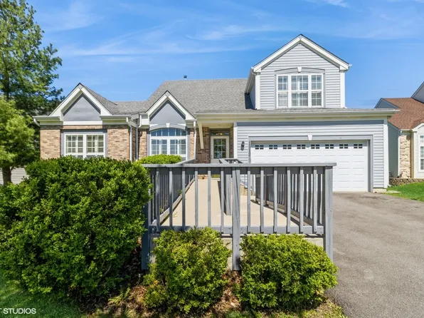 1912 Prairie Path Ln, Carpentersville, IL 60110