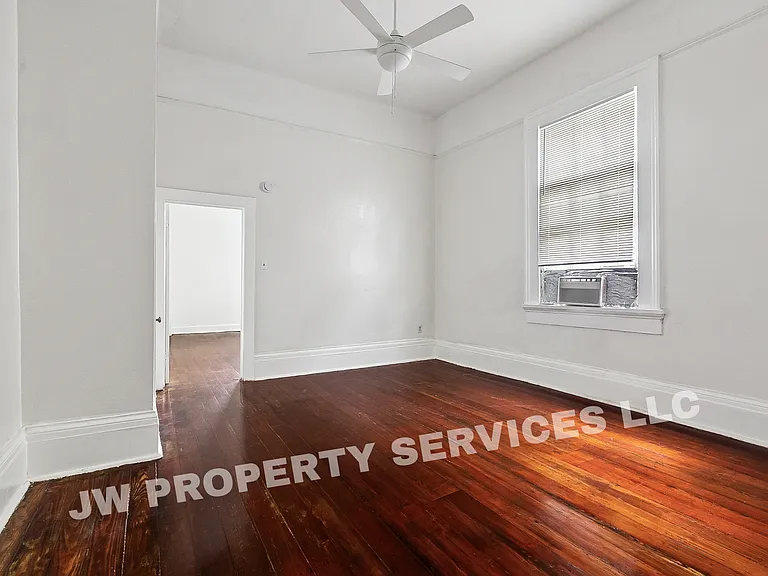 2332 Ursulines Ave — Photo 9