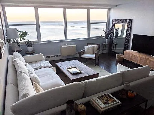 1 bed, 900 sqft, $2,700 — Photo 2
