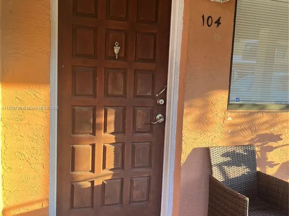 2740 W 62nd St APT 104, Hialeah, FL 33016