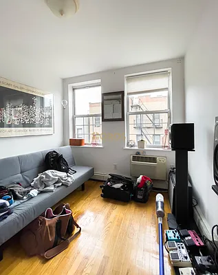 Rented by City Connections Realty | media 11