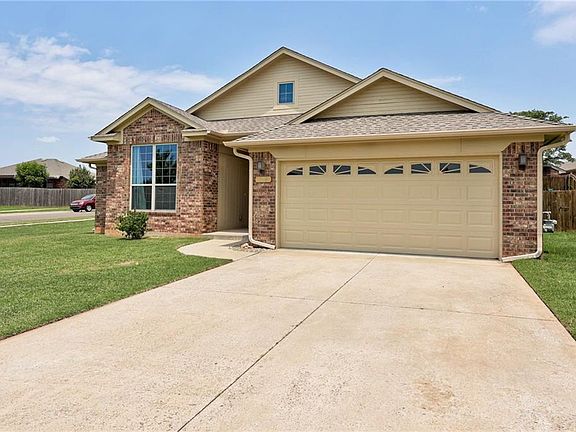 3rd image of 708 Heather Wood Ct