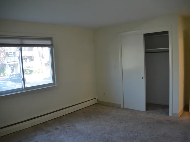 41 Lionel Ave #D — Photo 10