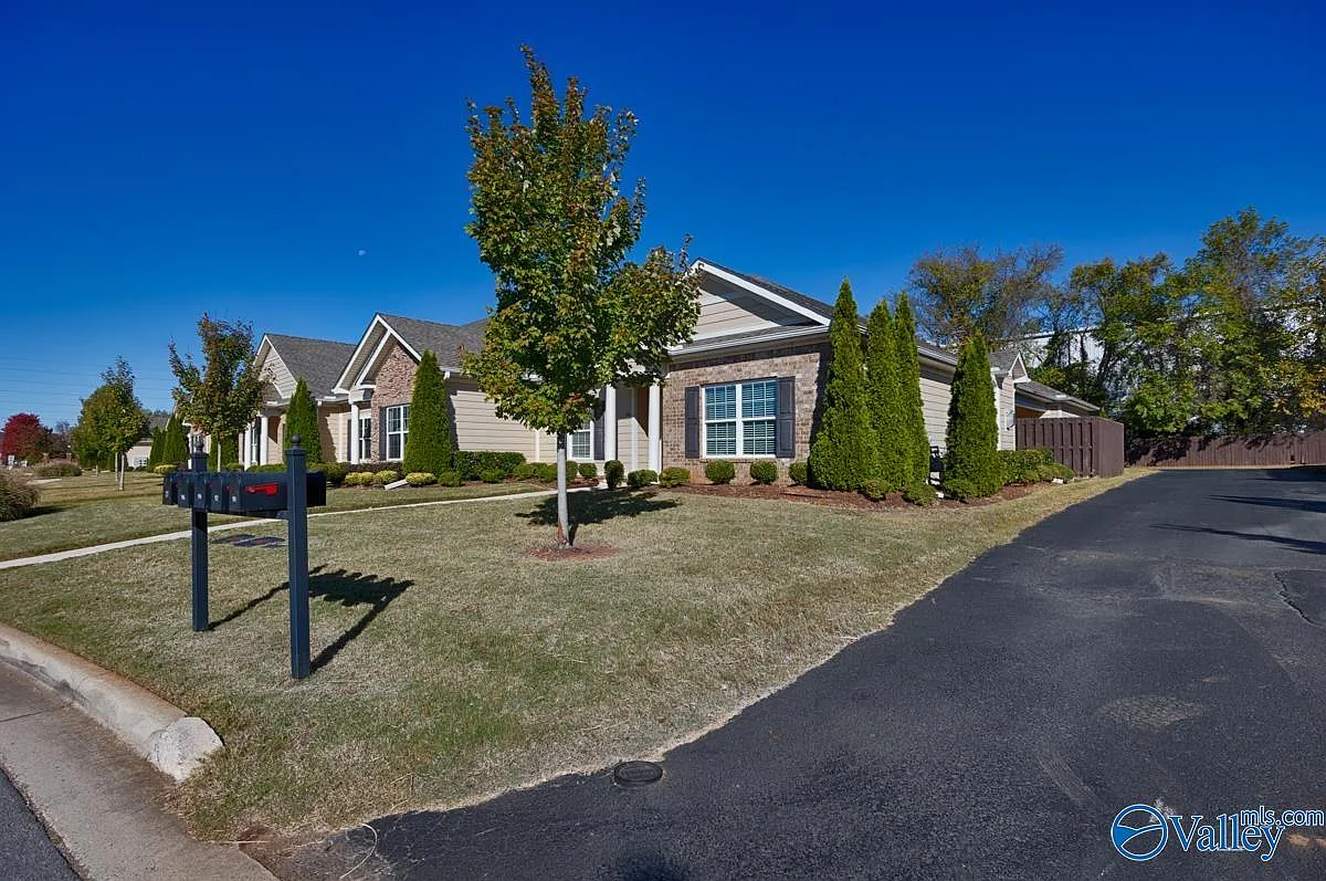 3 bed, 2.0 bath, 1786 sqft, $2,000 — Photo 4