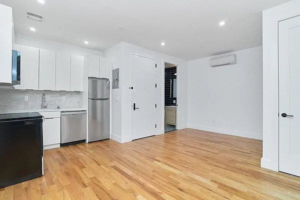 Rented by Keller Williams NYC | media 8