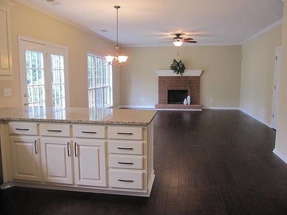 Opens to Keeping Room!