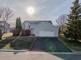 1011 Brook Ct, Sauk Rapids, MN 56379