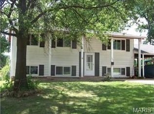 1602 Ville Maura Ln, Hazelwood, MO 63042