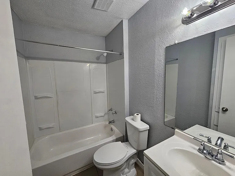 15139 Marsha Dr — Photo 12