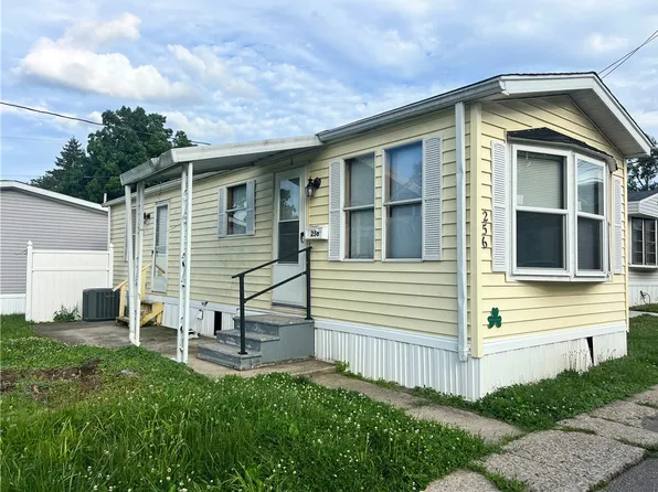 256 Blackberry Rd, Dayton, OH 45431