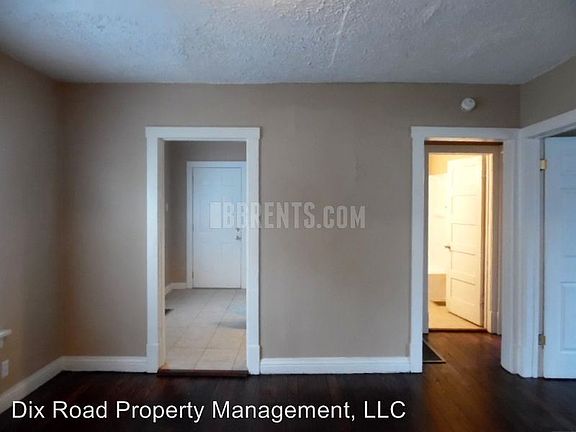 3rd image of 1924 Carolina St