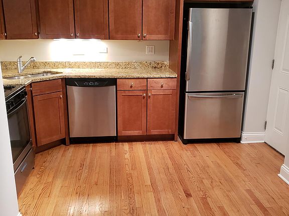 2nd image of 2600 W Leland Ave #2