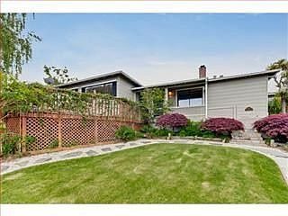 2nd image of 2667 Summit Dr