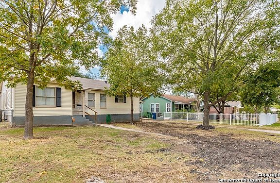 5th image of 410 Prestwick Blvd