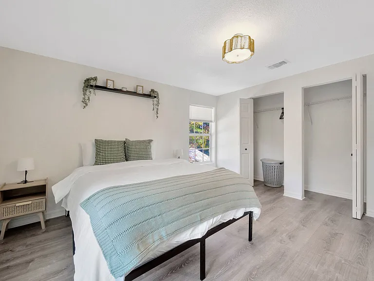 1215 E New Orleans Ave — Photo 25
