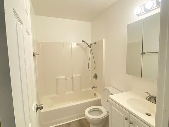 4th image of 220 Marie Ln
