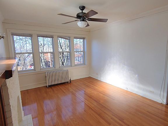 4th image of 4151 N Mozart St #3