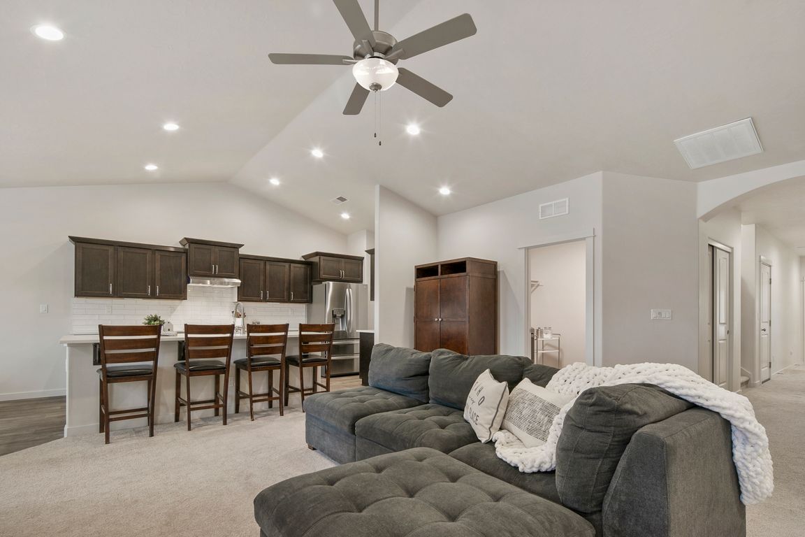 next background image