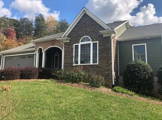 180 Bastogne Ln, Mount Airy, NC 27030