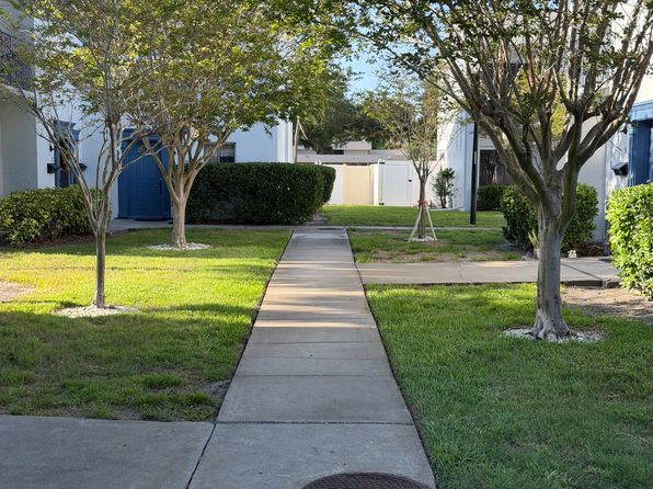8800 Bardmoor Blvd APT 20, Seminole, FL 33777 – 1-bedroom rental in Seminole