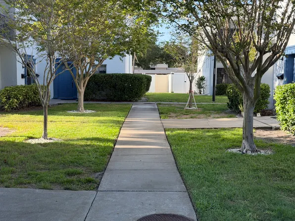8800 Bardmoor Blvd APT 20, Seminole, FL 33777