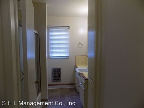 4th image of 1037 2nd St APT 03
