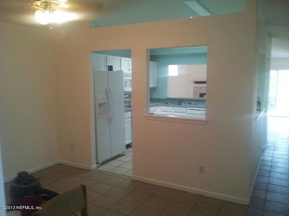 5th image of 2937 Mikris Dr E