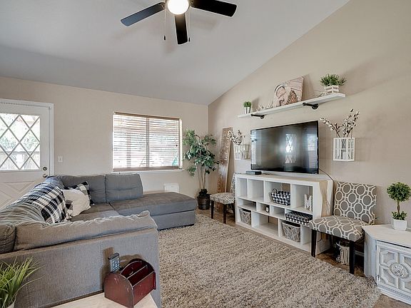 5th image of 2248 E Diamond Ave