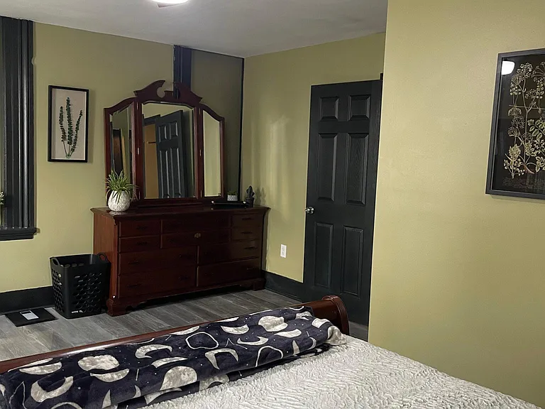 363 Groves Ct #W — Photo 10