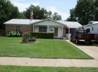 519 Crane Dr, Euless, TX 76039