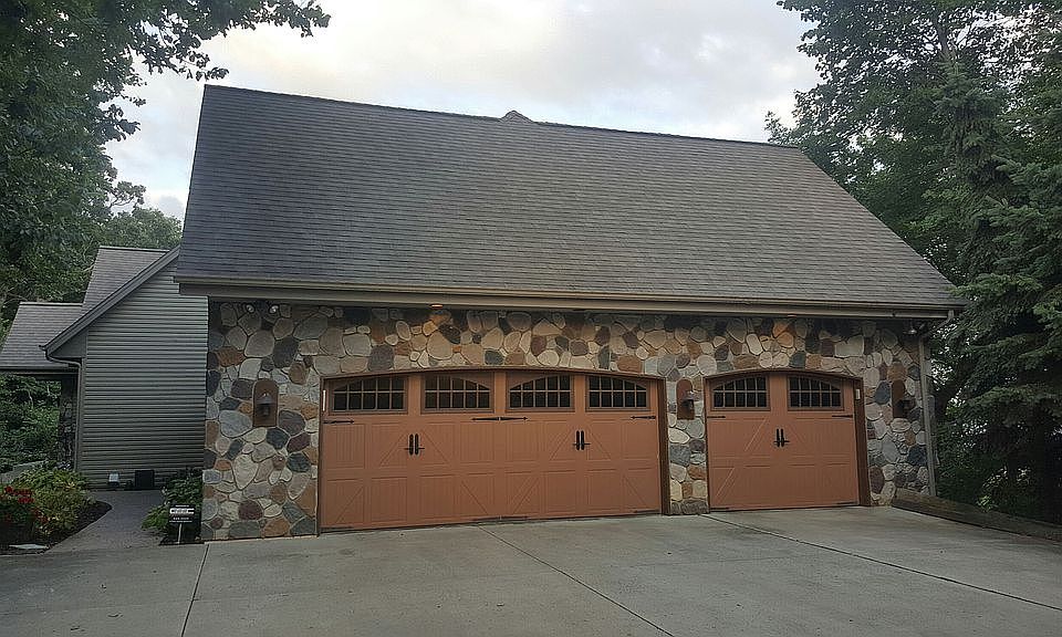 2nd image of 9205 Pierson Lake Dr