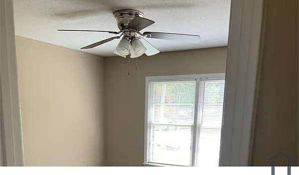 2500 Rochell Dr NW — Photo 3