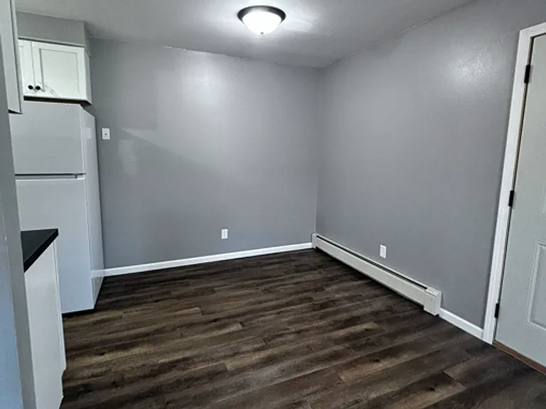 1005 S East St — Photo 18