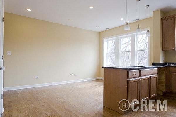 1st image of 4632 N Rockwell St #2