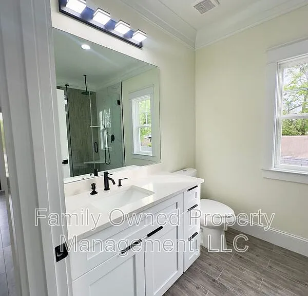 2245 Fillmore St — Photo 11