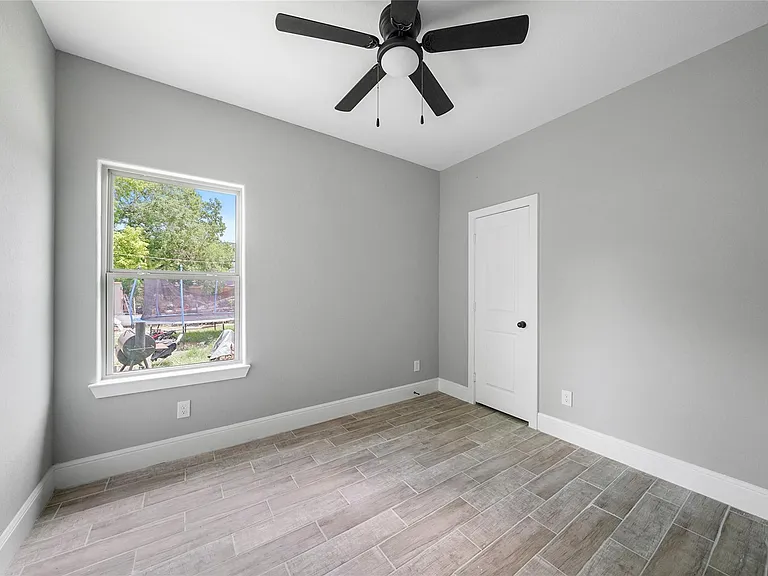 4205 Elmwood St #B — Photo 19