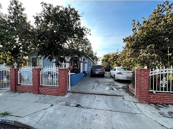 3rd image of 10931 Anzac Ave