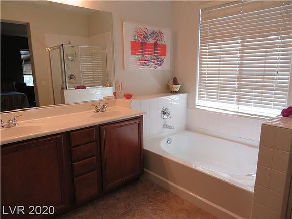 3rd image of 11916 Menchaca Ln