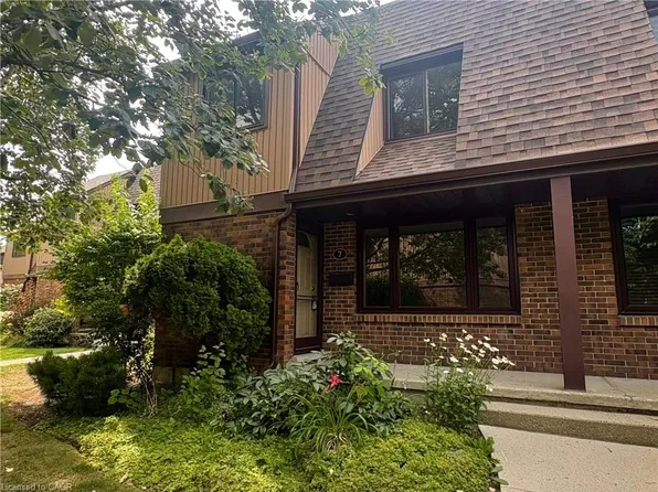 279 Sandowne Dr #7, Waterloo, ON N2K 2C1
