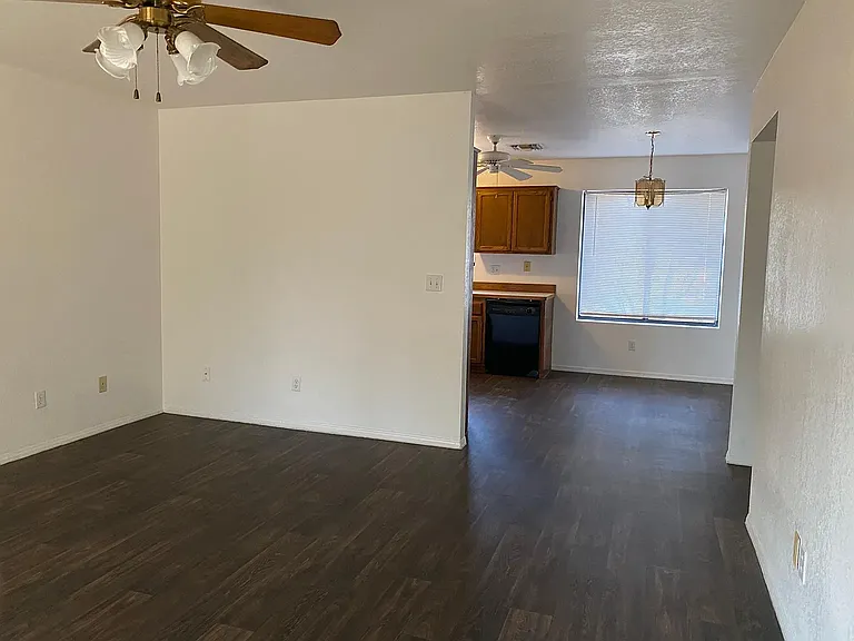 450 S 335th Ave — Photo 4
