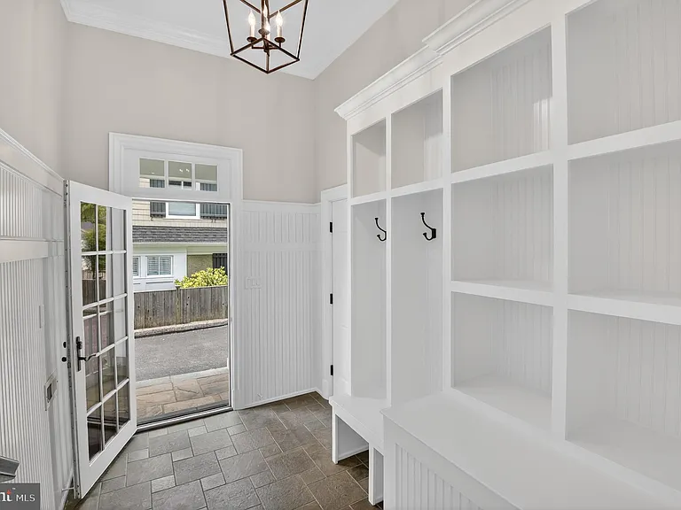 5718 Huntington Pkwy — Photo 42