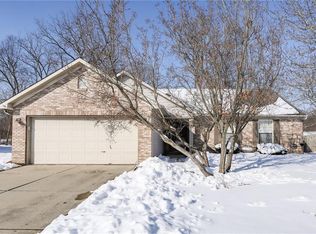 557 Woodfield Cir, Avon, IN