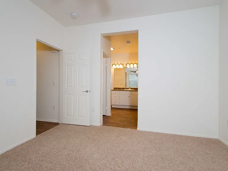 Avila Apartment Homes — Photo 104