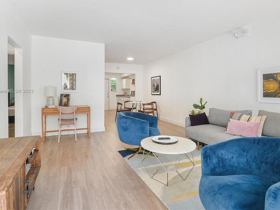 1st image of 1050 E Bay Harbor Dr #4W