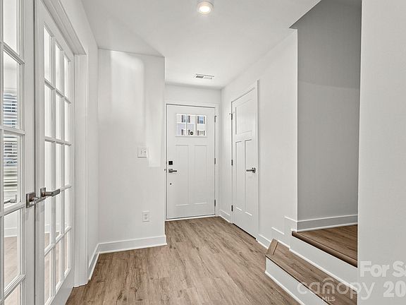 2nd image of 1713 Aspire St