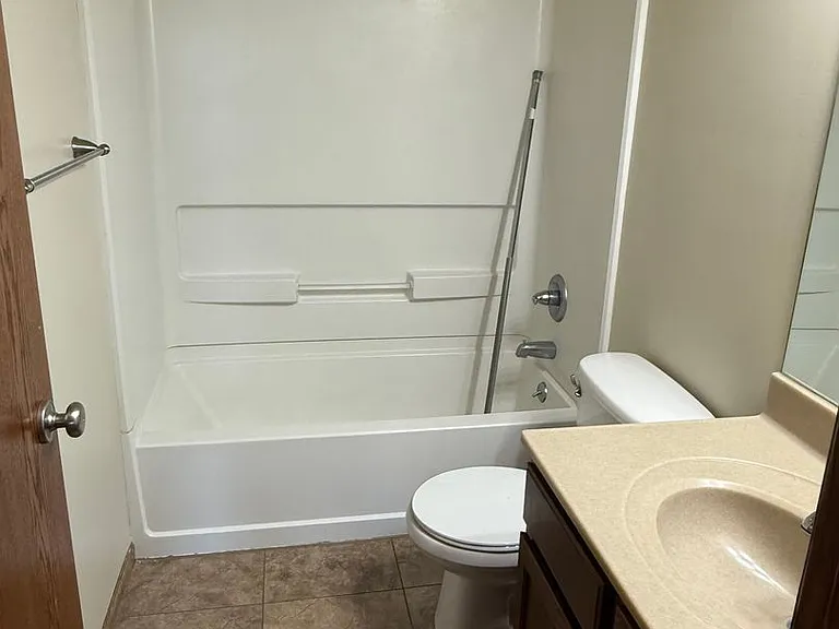 516 Grainfield St — Photo 4