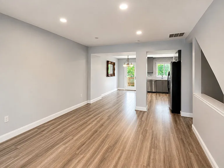6103 Beddingfield Ct — Photo 3