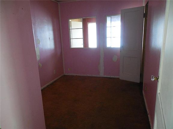 4th image of 3128 Hawthorne Dr