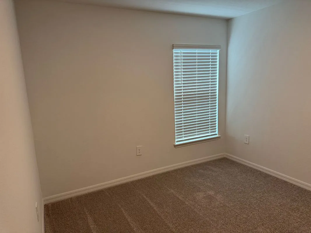 3 bed, 2.0 bath, 1555 sqft, $2,500 — Photo 4
