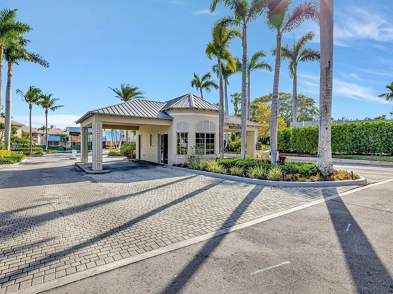 22 Royal Palm Way #606 — Photo 41